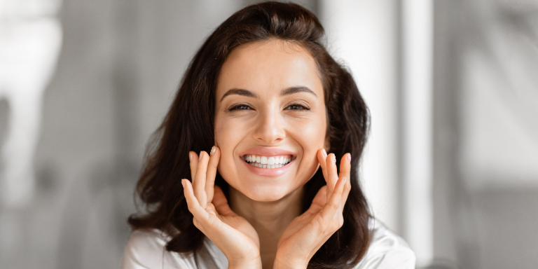 Lee más sobre el artículo Rejuvenecimiento facial con láser: la forma más eficaz de renovar tu piel sin cirugía